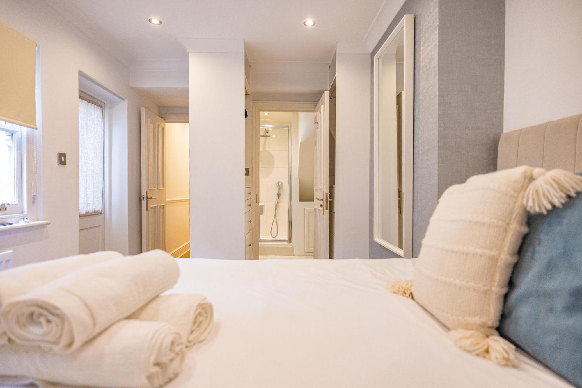 Gorgeous 3 B Edroom Home In Little Venice Londra Exterior foto